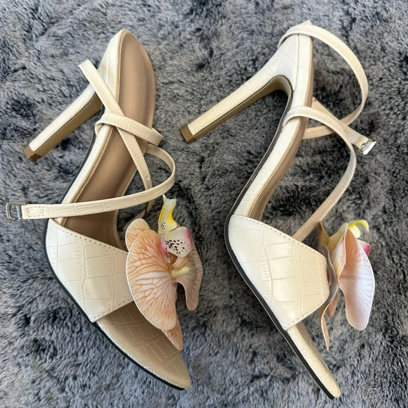 Flower open-toe heels - Picture 4 of 5